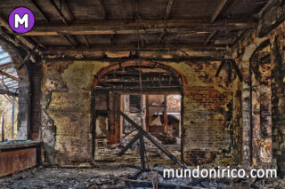 Entre sombras y recuerdos: Soñar con un hotel abandonado en ruinas.