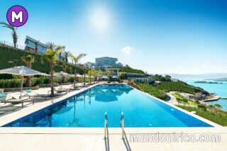 Descubre el paraíso onírico: Soñar con un hotel con piscina.
