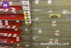 Soñar con un supermercado vacío: El misterio de las estanterías solitarias.
